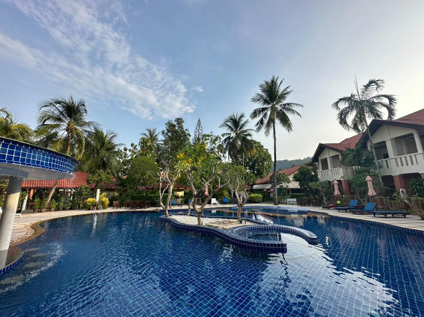 Phuket Leelavadee Hua Ting Resort Patong Extérieur photo